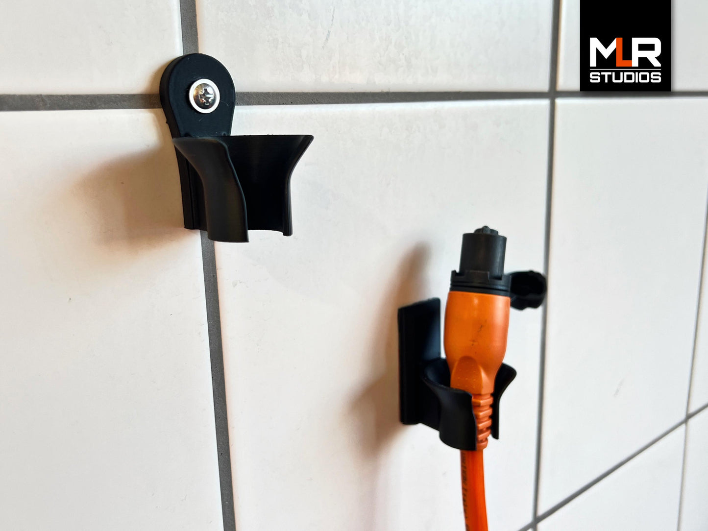 Stecker-Halterung für Einsatzfahrzeuge. Inkl. Befestigungsmaterial